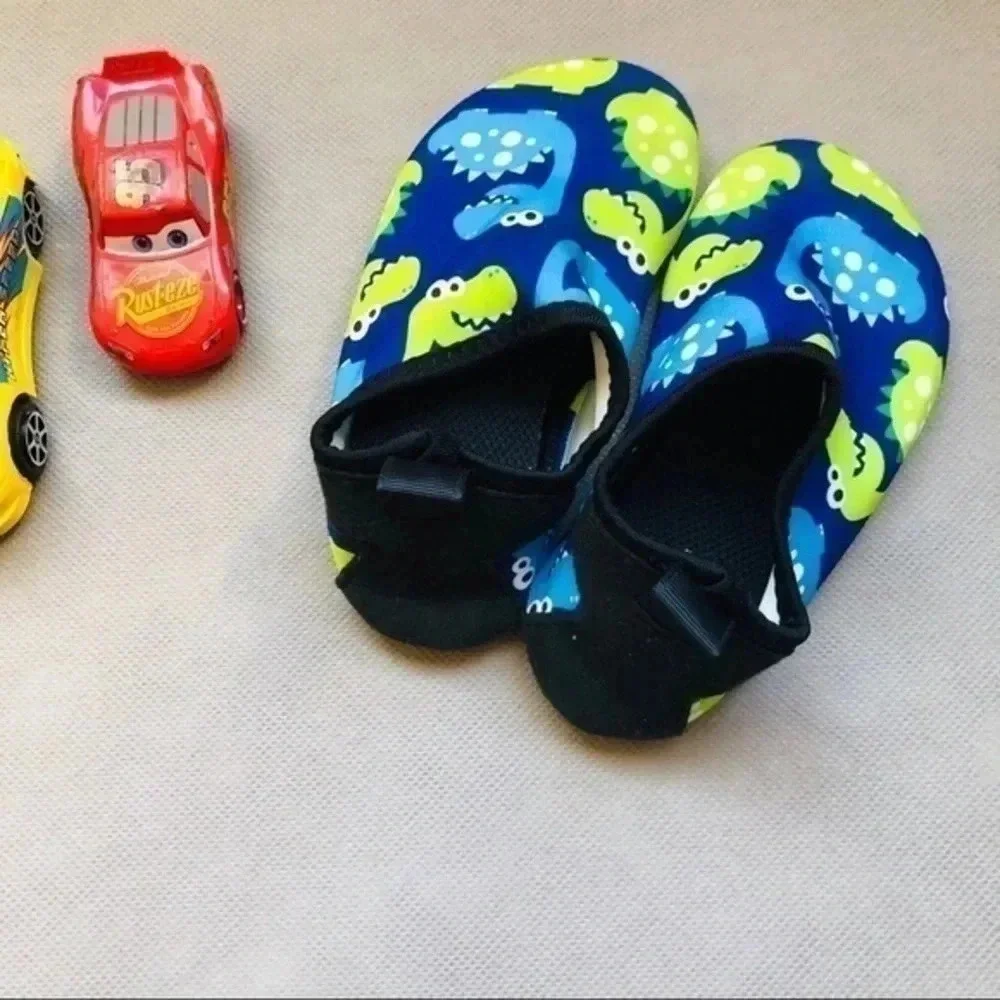Toddler boy watershoes/dino themed/sz22/23…